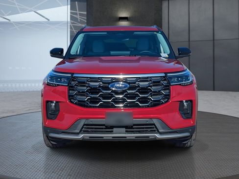 Used 2025 Ford Explorer Platinum w/ Ultimate Package image 9