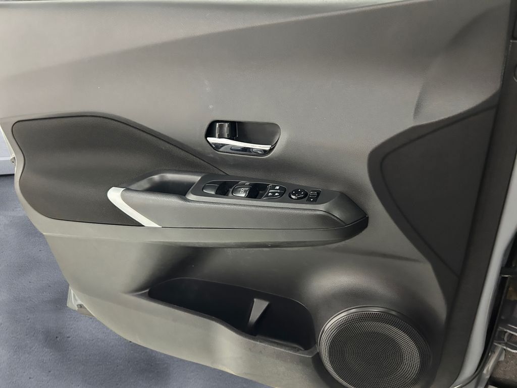 Used 2024 Nissan Kicks SV FWD image 15