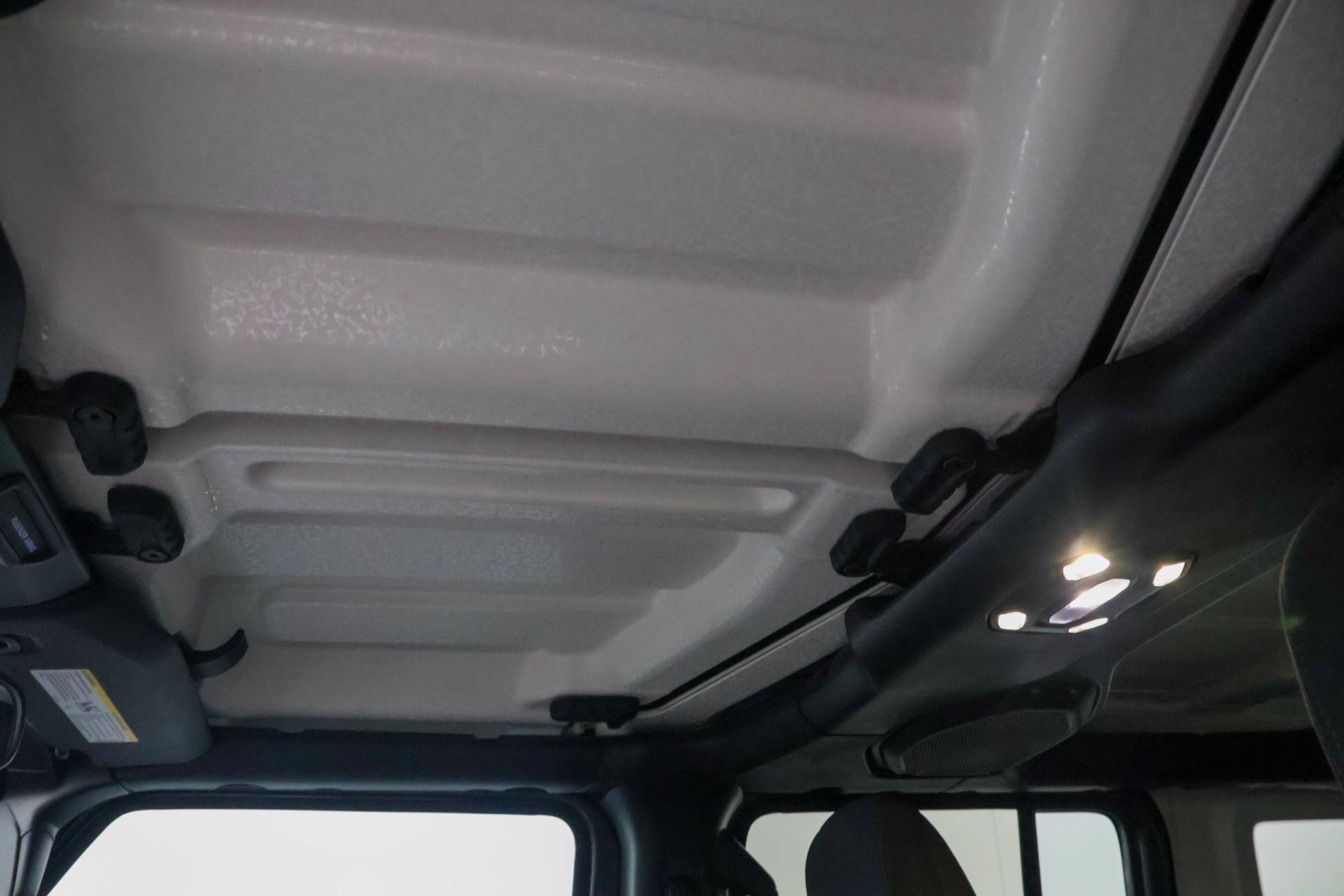 Used 2020 Jeep Wrangler Unlimited Rubicon w/ Cold Weather Group AWD/4WD image 9