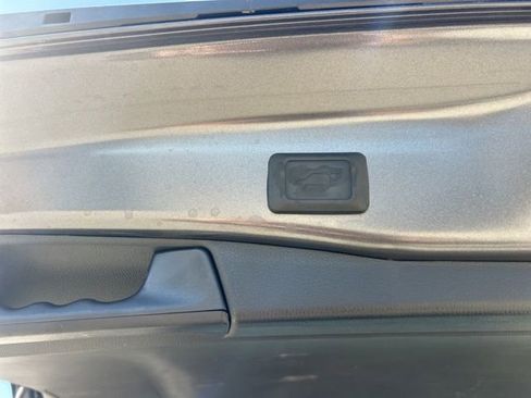 Used 2025 Toyota RAV4 XLE w/ Convenience Package image 9