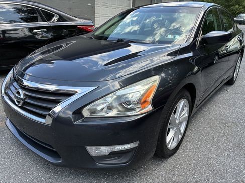 Used 2014 Nissan Altima 2.5 SV FWD image 3