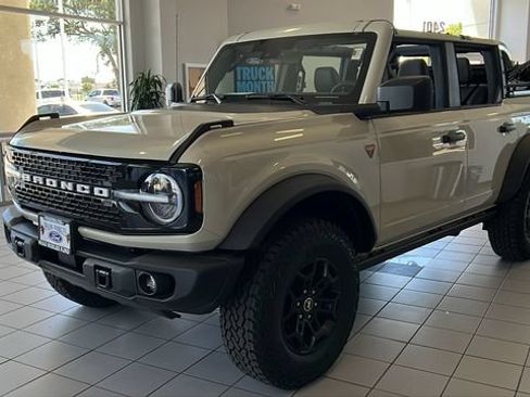 New 2026 Ford Bronco Badlands AWD/4WD image 7