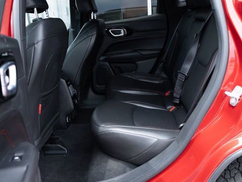 Used 2025 Jeep Compass Trailhawk AWD/4WD image 19