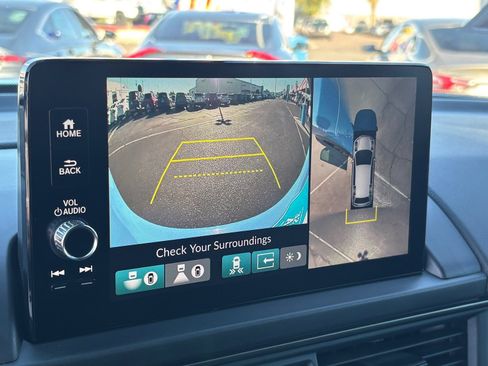 Used 2025 Honda Pilot TrailSport image 24