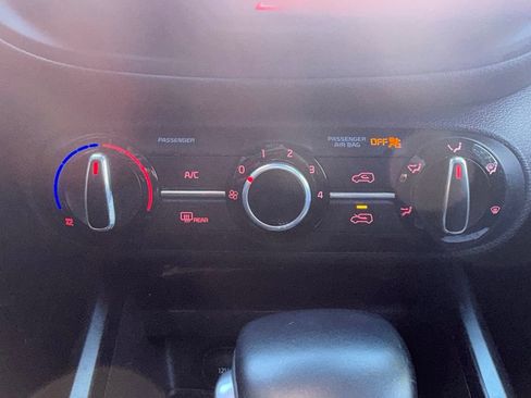 Used 2021 Kia Soul GT-Line FWD image 19