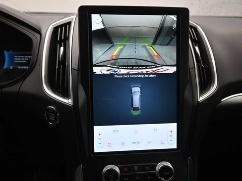 Used 2022 Ford Edge Titanium image 14