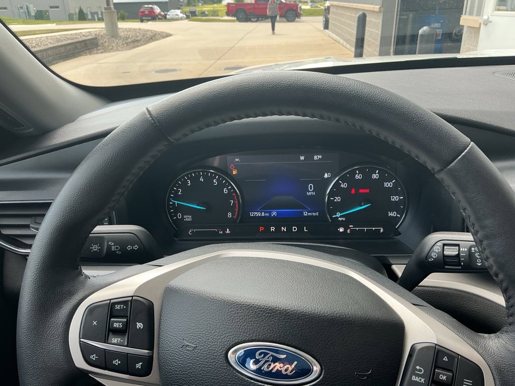 Used 2024 Ford Explorer XLT w/ Equipment Group 202A AWD/4WD image 12
