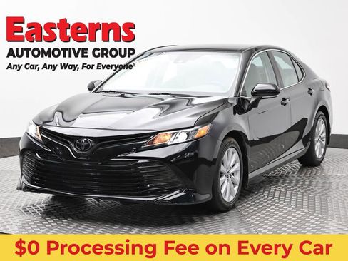 Used 2019 Toyota Camry LE w/ Convenience Package FWD image 1