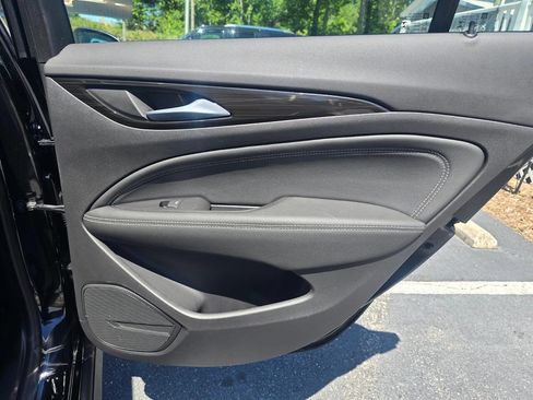 Used 2018 Buick Regal Essence w/ Driver Confidence Package #1 AWD/4WD image 16