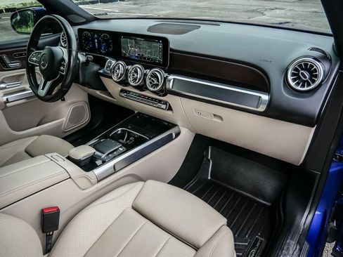 Used 2021 Mercedes-Benz GLB 250 4MATIC image 19