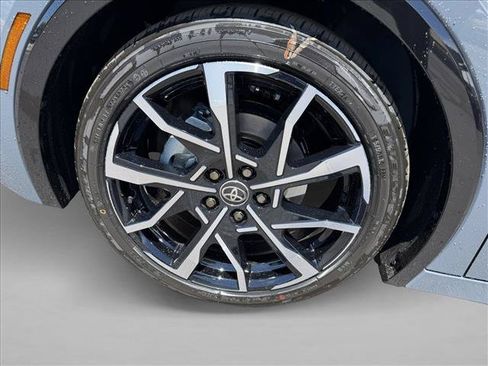 New 2026 Toyota Prius Plug-In Hybrid FWD image 16