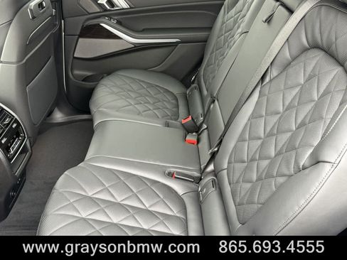 Used 2025 BMW X7 xDrive40i image 31