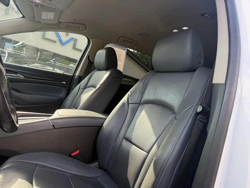 Used 2019 Buick Enclave Essence FWD image 16
