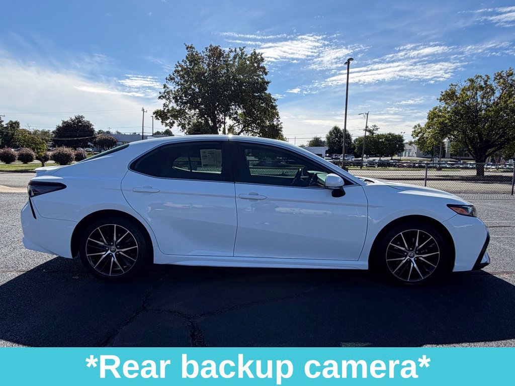 Used 2021 Toyota Camry SE w/ Audio Upgrade Package FWD image 11