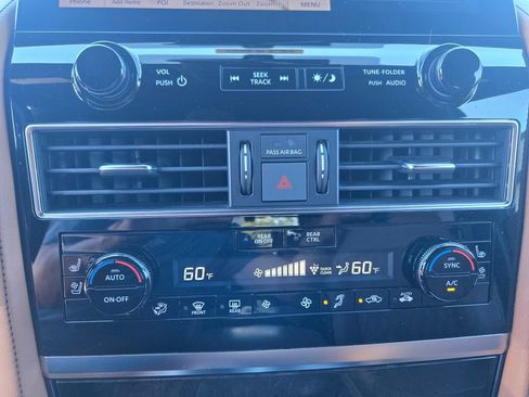 Used 2023 INFINITI QX80 Sensory w/ All-Season Package AWD/4WD image 21