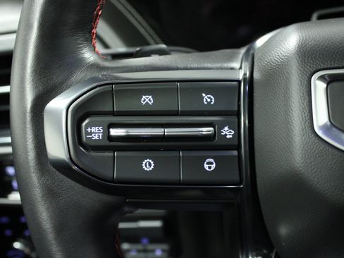 Used 2025 GMC Yukon AT4 Ultimate w/ LPO, Floor Liner Package AWD/4WD image 22