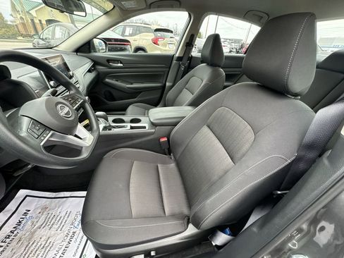 Used 2025 Nissan Altima 2.5 SV image 11
