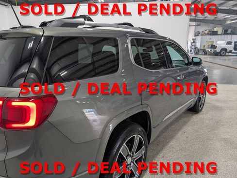 Used 2018 GMC Acadia Denali w/ Technology Package AWD/4WD image 3
