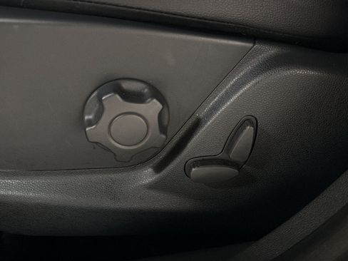Used 2018 Ford EcoSport SES w/ SES Cold Weather Package AWD/4WD image 18