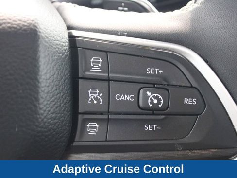 Used 2024 Jeep Grand Cherokee Altitude AWD/4WD image 19