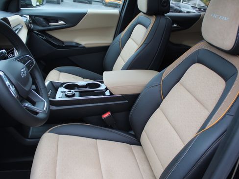 New 2026 Chevrolet Equinox ACTIV w/ Convenience Package III image 9