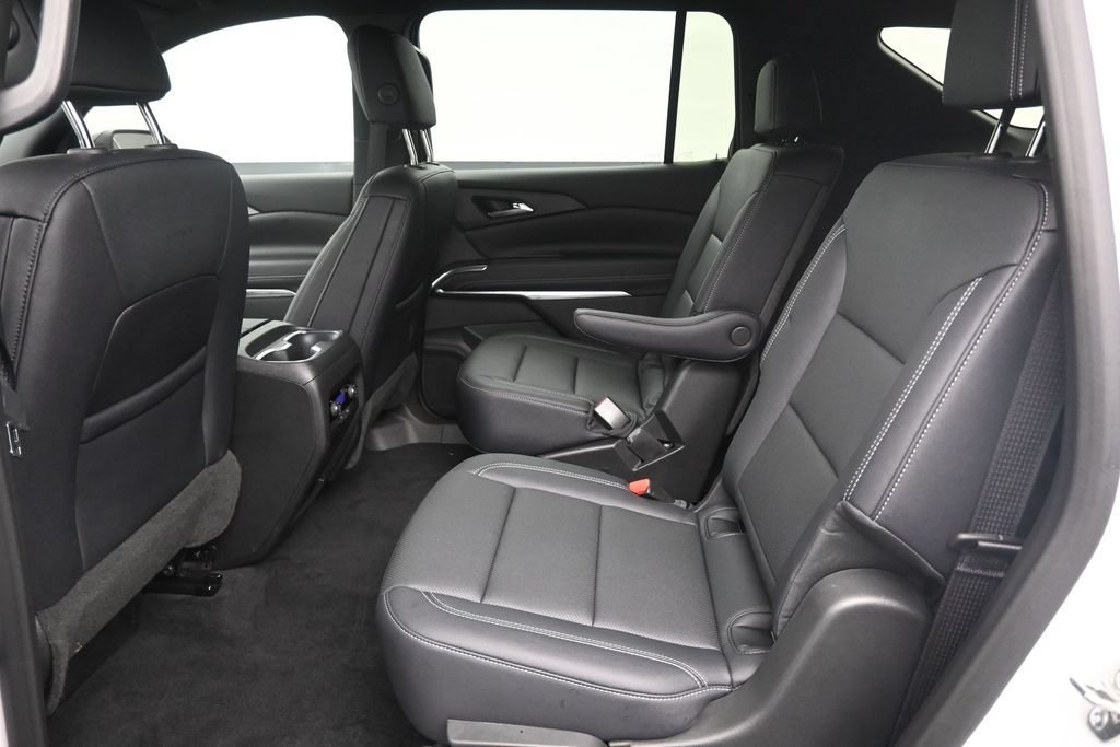 Used 2026 Chevrolet Traverse LT FWD image 15