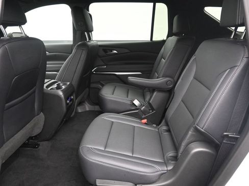 Used 2026 Chevrolet Traverse LT FWD image 15