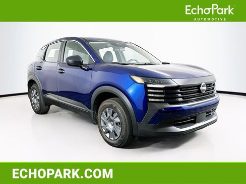 Used 2025 Nissan Kicks S image 1