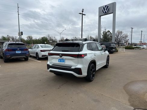 New 2026 Volkswagen Tiguan SE R-Line FWD image 6