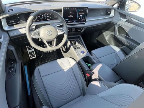 New 2026 Volkswagen Tiguan SE R-Line AWD/4WD image 10