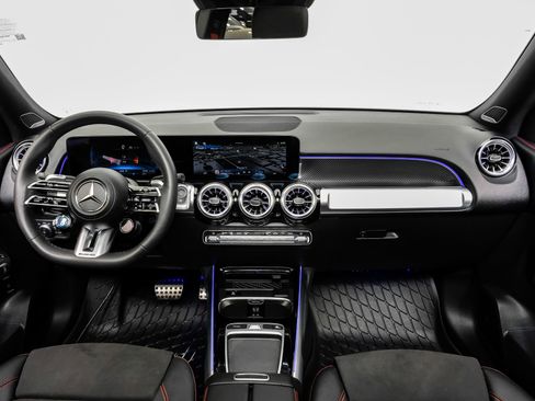 Used 2024 Mercedes-Benz GLB 35 AMG 4MATIC image 19