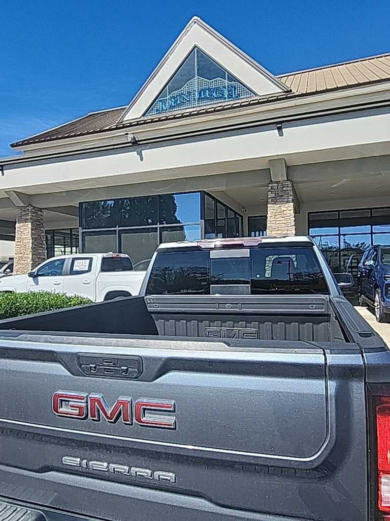 Used 2021 GMC Sierra 1500 SLT w/ SLT Premium Plus Package AWD/4WD image 4