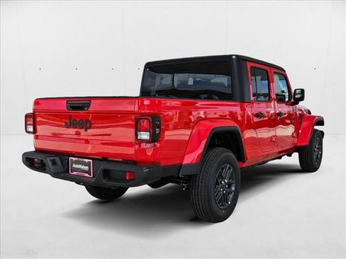 New 2025 Jeep Gladiator Sport image 2