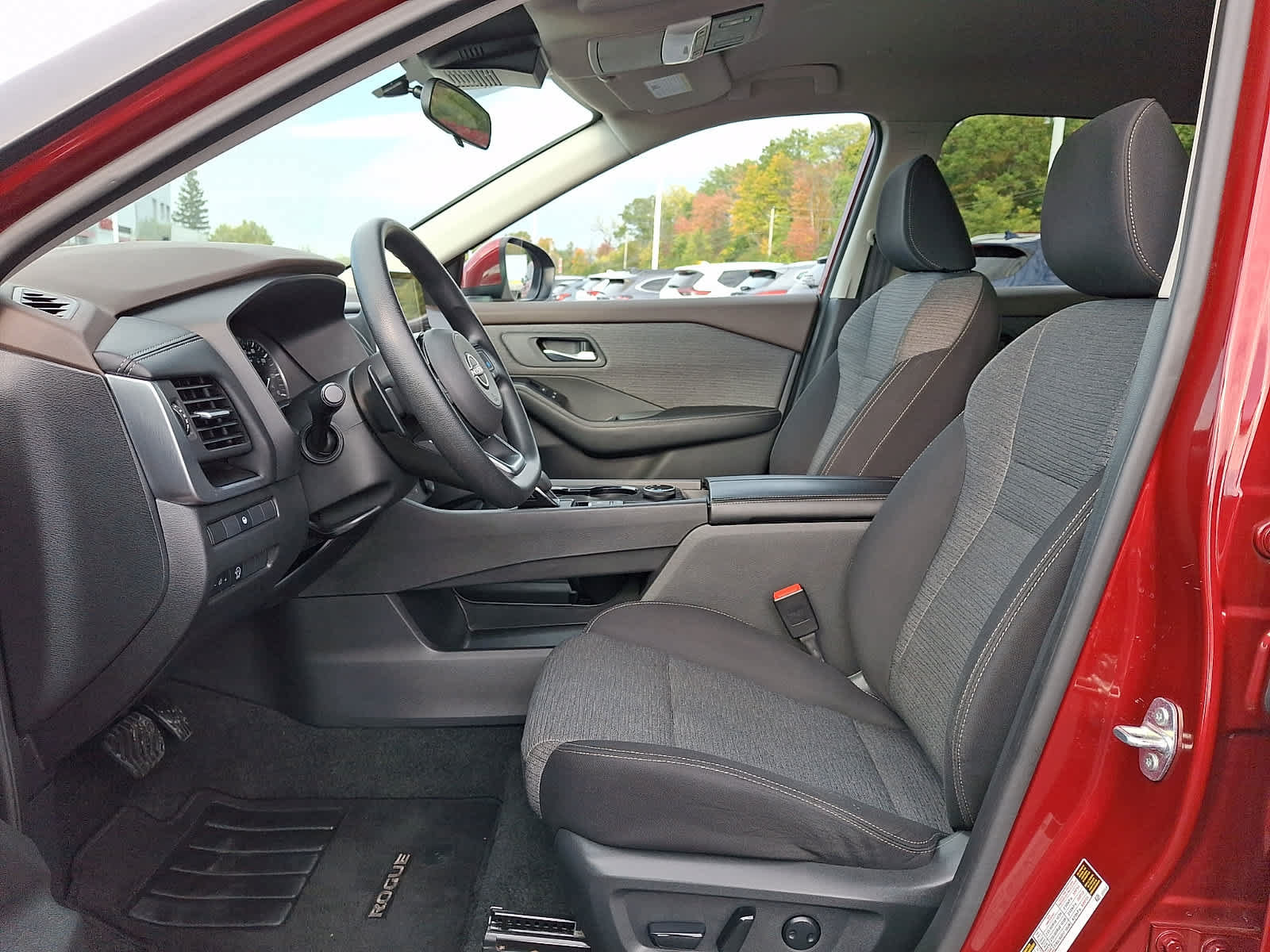 Used 2023 Nissan Rogue SV AWD/4WD image 15