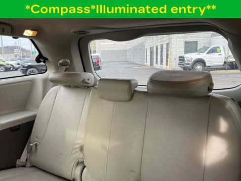 Used 2011 Toyota Sienna XLE image 9