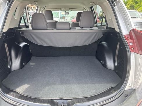 Used 2015 Toyota RAV4 LE FWD image 16