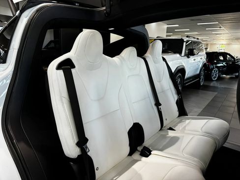 Used 2019 Tesla Model X Long Range AWD/4WD image 17