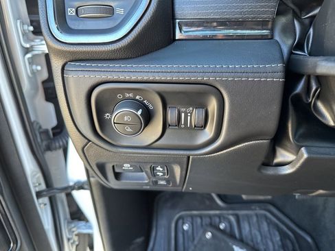 Used 2022 RAM 1500 Limited image 28