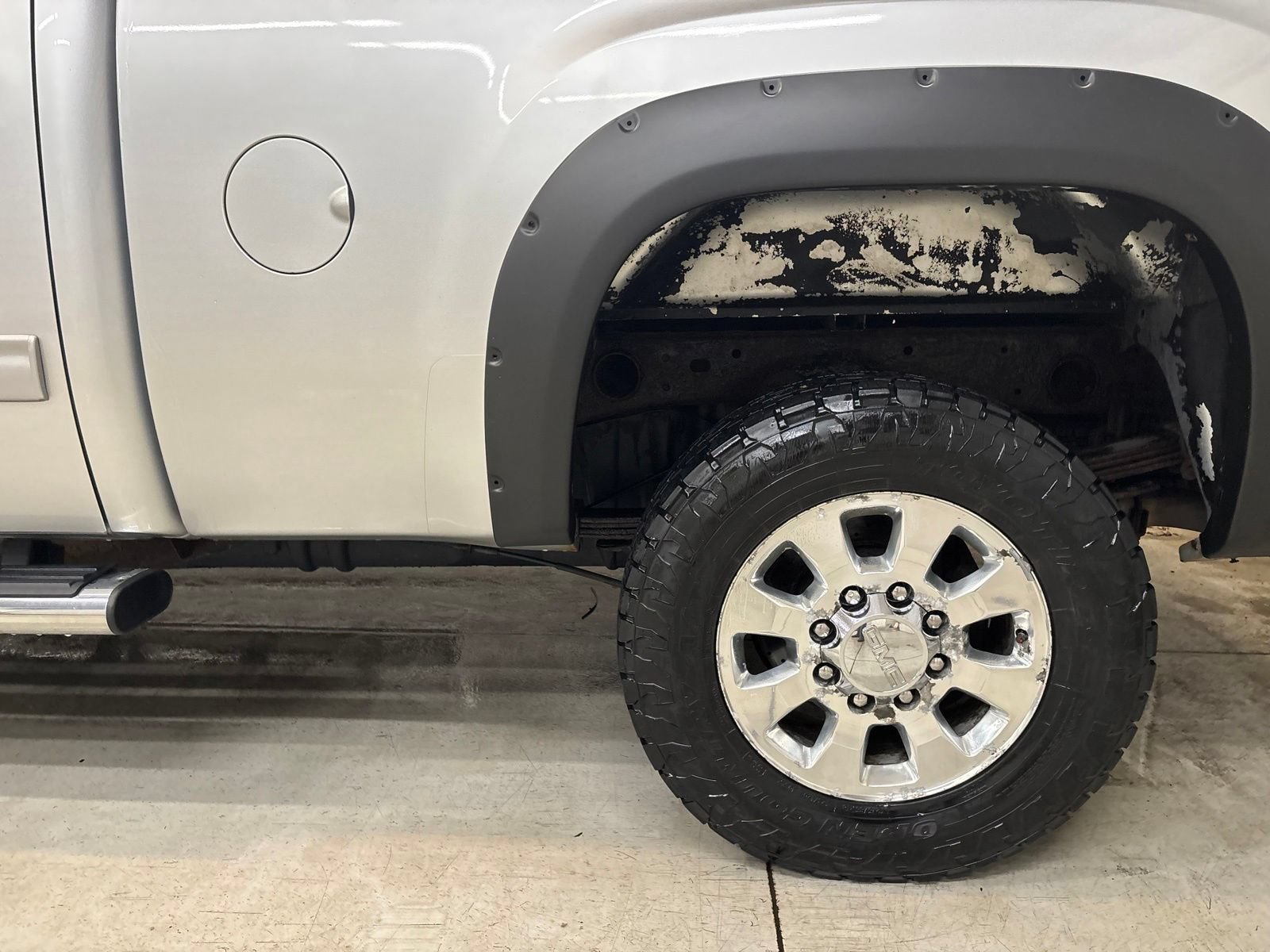 Used 2014 GMC Sierra 2500 SLE w/ SLE Preferred Package AWD/4WD image 6