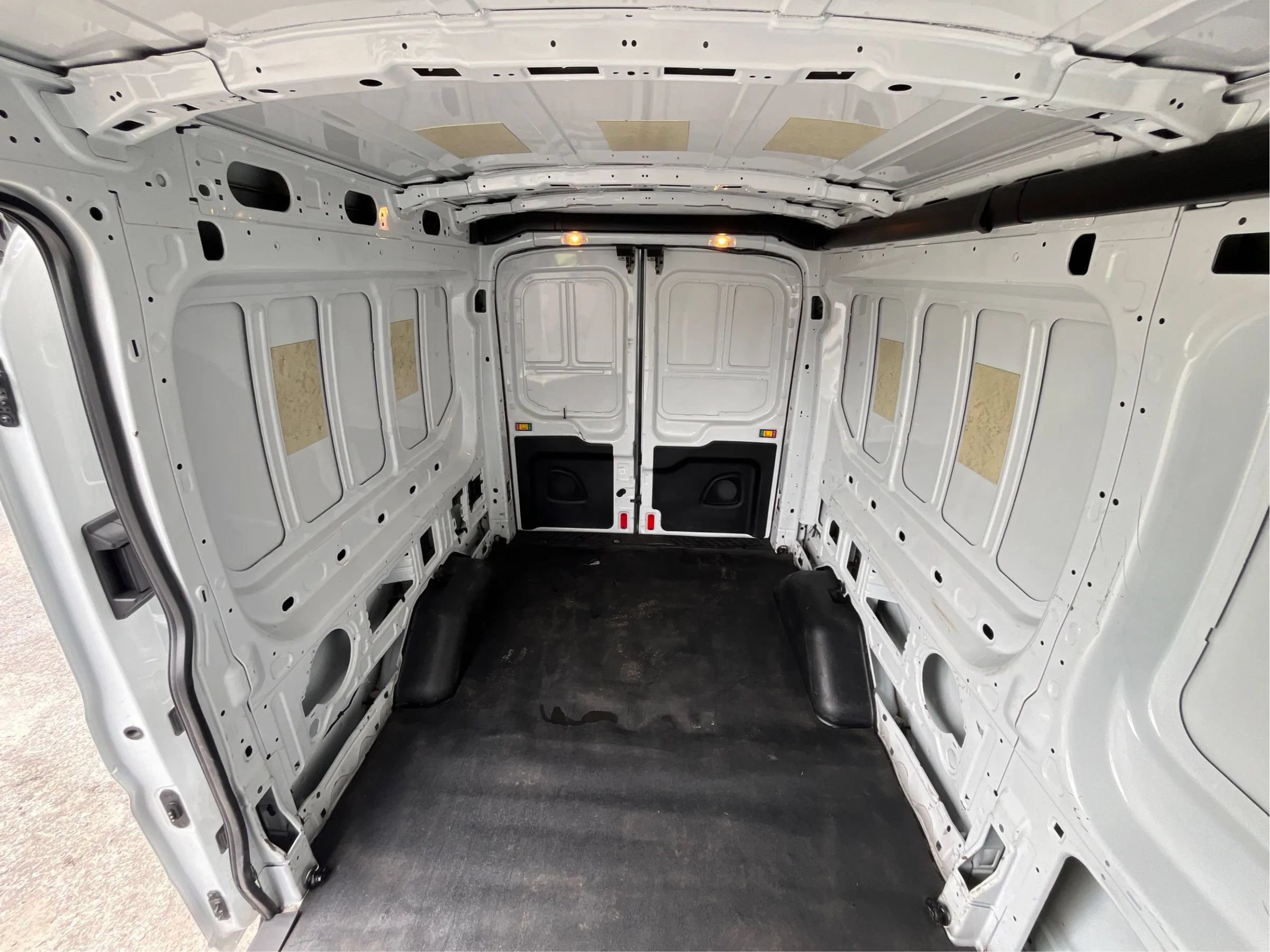 Used 2015 Ford Transit 250 148 Medium Roof RWD image 26