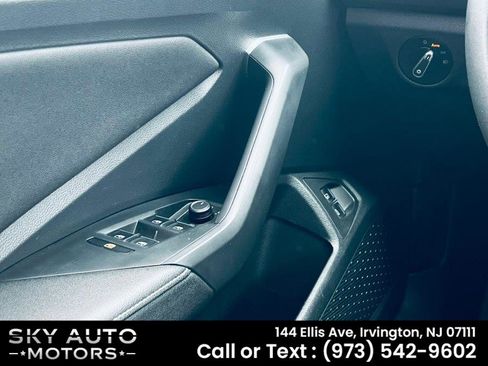 Used 2024 Volkswagen Jetta SE FWD image 14
