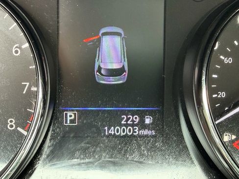 Used 2018 Nissan Rogue SL w/ Premium Package image 26