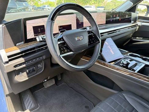 Used 2025 Cadillac Escalade Sport Platinum w/ LPO, ONYX Package AWD/4WD image 25