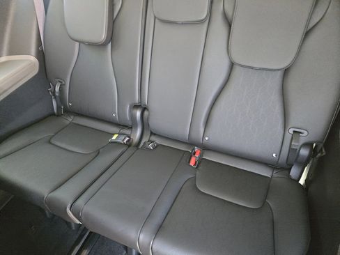 New 2026 Kia Carnival EX FWD image 22