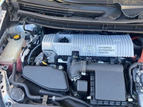 Used 2011 Toyota Prius Two w/ Preferred Accessory Pkg FWD image 21