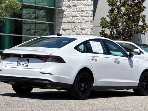 Certified 2025 Honda Accord SE image 4