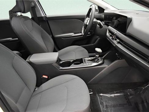 Used 2025 Kia K4 image 21