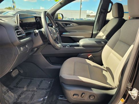 Certified 2025 Chevrolet Traverse LT image 13