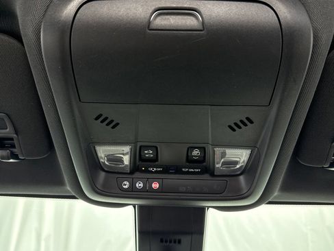 Used 2022 Chevrolet Equinox RS w/ RS Leather Package AWD/4WD image 24