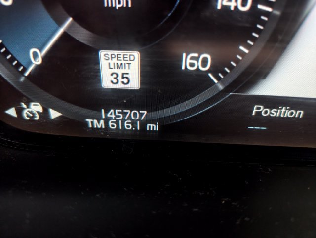 Used 2016 Volvo XC90 T6 Momentum w/ Momentum Plus Package AWD/4WD image 8